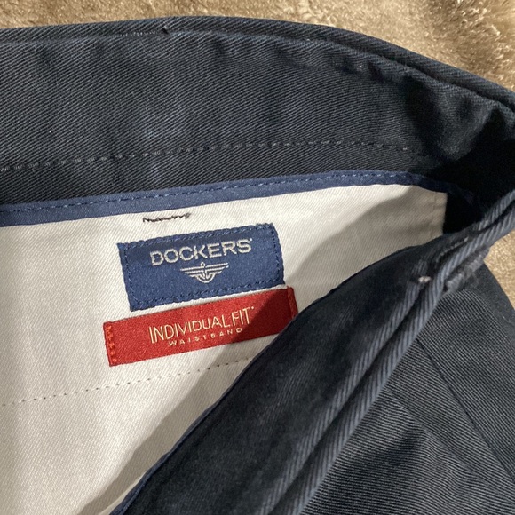 Mens Dockers - Picture 2 of 3